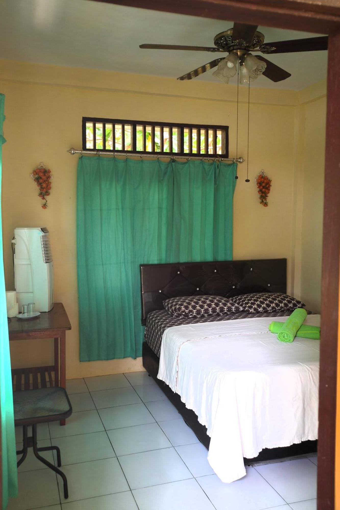 Bunaken Sea Garden Resort Kültér fotó
